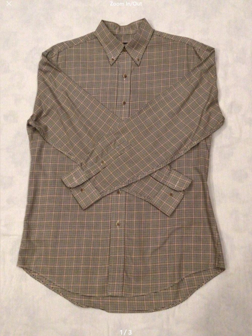Jos A Banks Men's Plaid Button-Down Shirt in Tan and Brown. Size M